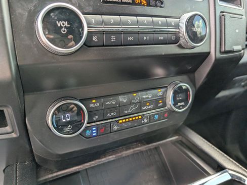 Used 2020 Ford Expedition Limited w/ Equipment Group 301A AWD/4WD image 20