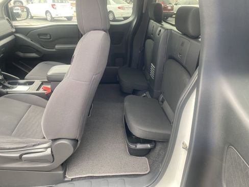 Used 2022 Nissan Frontier S w/ Technology Package image 6