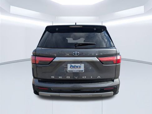Used 2024 Toyota Sequoia Capstone image 4