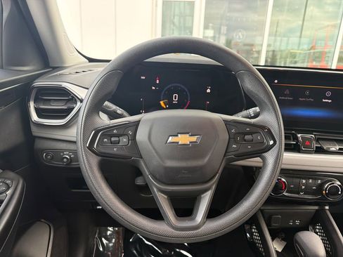 Used 2024 Chevrolet TrailBlazer LT AWD/4WD image 15