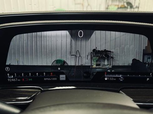 Used 2021 Cadillac Escalade Premium Luxury w/ LPO, Illumination Package image 37