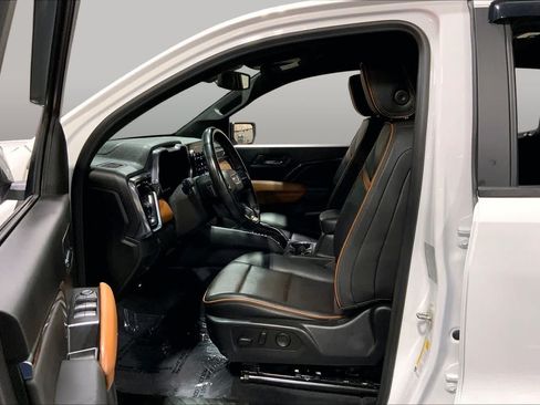 Used 2023 GMC Canyon AT4 w/ AT4 Premium Package AWD/4WD image 8