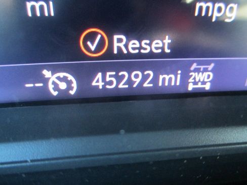 Certified 2022 GMC Sierra 3500 AT4 w/ AT4 Preferred Package image 34