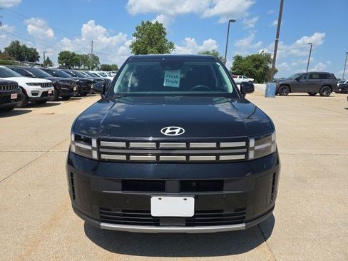 Used 2024 Hyundai Santa Fe SE AWD/4WD image 2