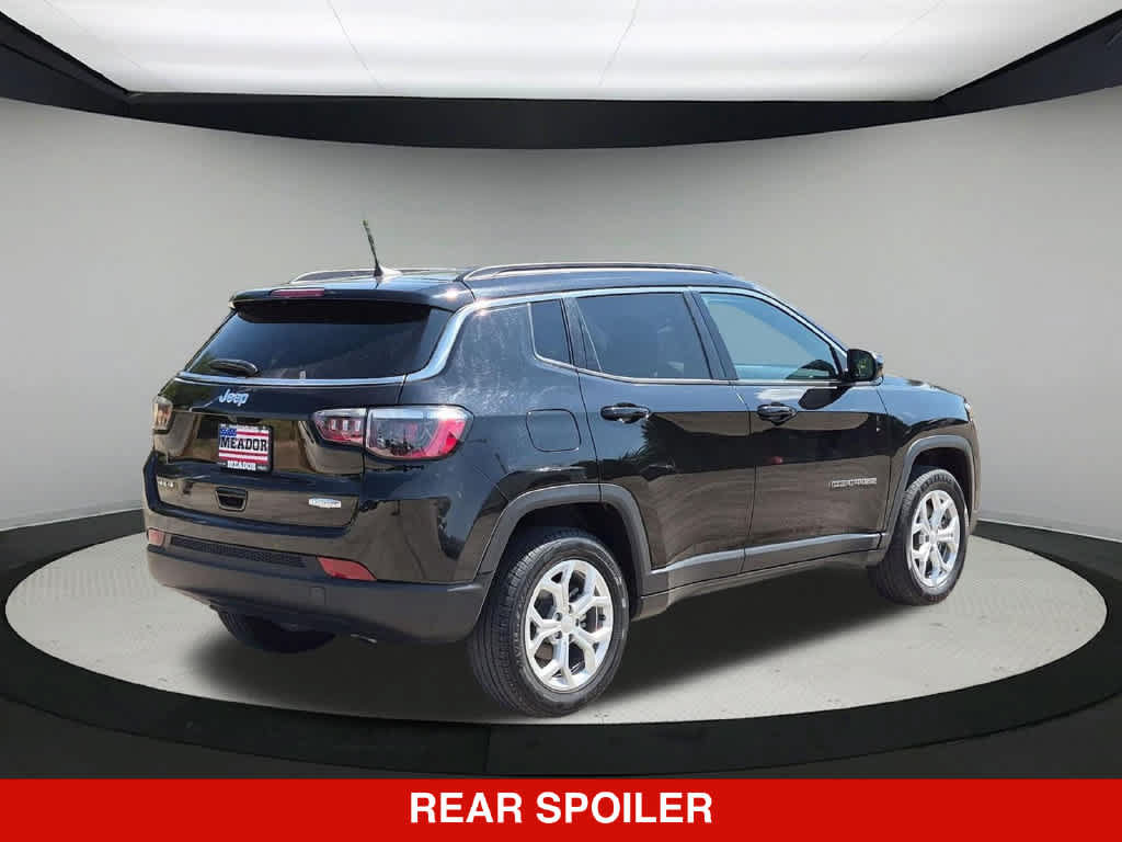 Used 2024 Jeep Compass Latitude AWD/4WD image 7