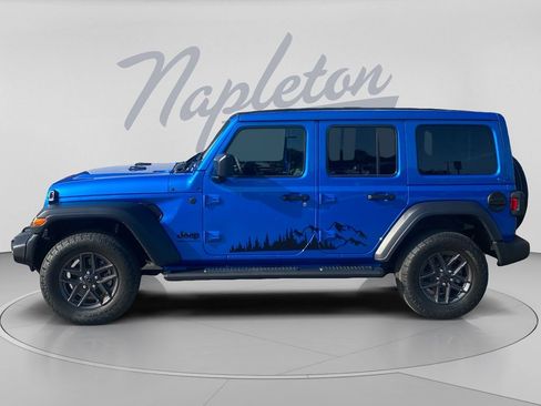 Used 2025 Jeep Wrangler Unlimited Sport AWD/4WD image 4
