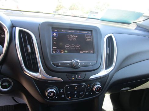 Used 2023 Chevrolet Equinox LT AWD/4WD image 16