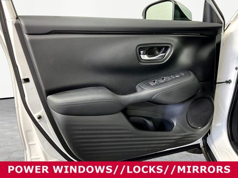 Used 2025 Honda HR-V LX image 18