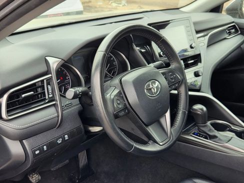 Used 2021 Toyota Camry SE image 9