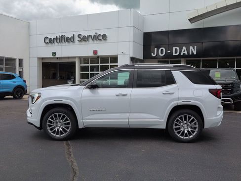 New 2026 GMC Terrain Denali w/ LPO, Floor Liner Package AWD/4WD image 8