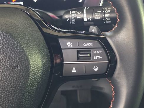 Used 2025 Honda Pilot Sport image 29