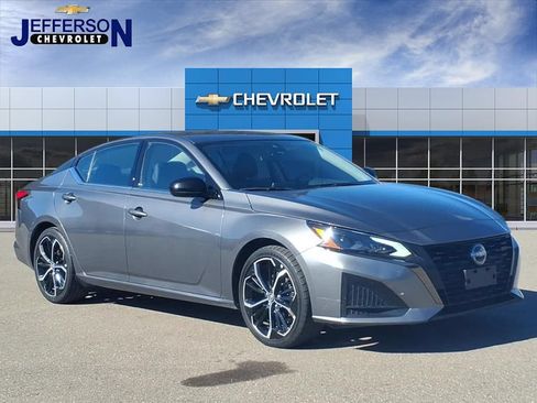 Used 2024 Nissan Altima 2.5 SR FWD image 1