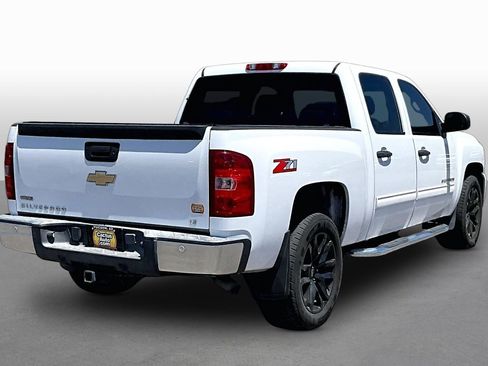 Used 2011 Chevrolet Silverado 1500 LT w/ All-Star Edition RWD image 2