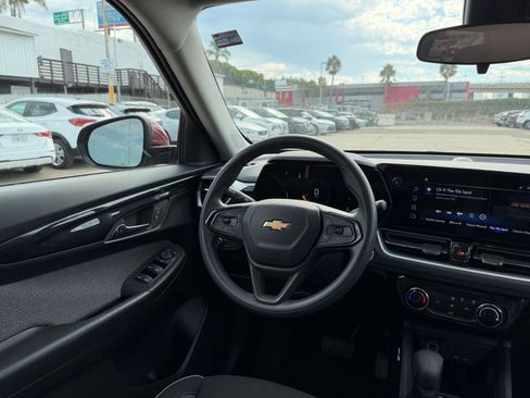 Used 2025 Chevrolet TrailBlazer LT image 32