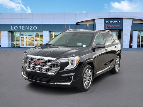 Used 2024 GMC Terrain Denali w/ Denali Premium Package AWD/4WD image 1