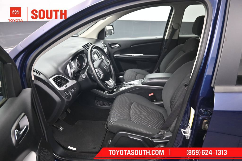 Used 2018 Dodge Journey SE w/ Connectivity Group FWD image 9