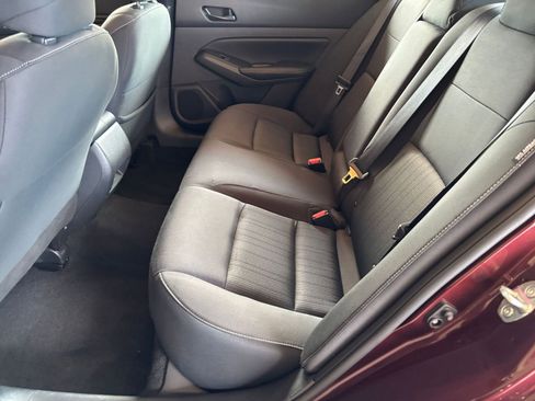 Used 2025 Nissan Altima 2.5 SV FWD image 25