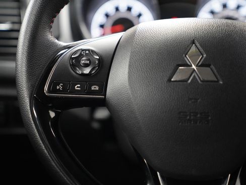 Used 2025 Mitsubishi Outlander Sport AWD image 19