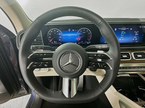Used 2026 Mercedes-Benz GLS 450 4MATIC image 11