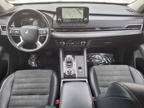 Used 2024 Mitsubishi Outlander SE AWD/4WD image 13