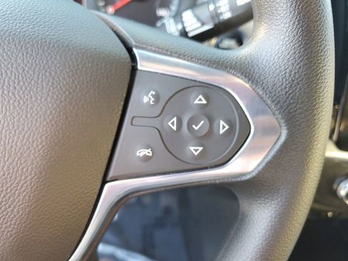 Used 2022 Chevrolet Traverse LS image 29