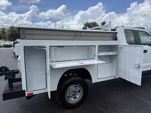 Used 2017 Ford F250 XL w/ Power Equipment Group AWD/4WD image 14