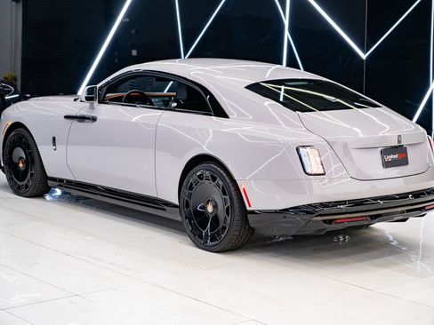 Used 2025 Rolls-Royce Spectre Black Badge w/ Spectre Enhancement Package AWD/4WD image 30