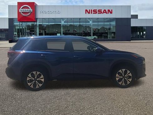 Used 2023 Nissan Rogue SV AWD/4WD image 8