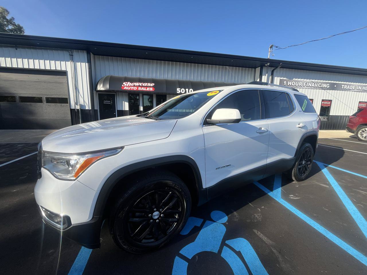 Used 2019 GMC Acadia SLT w/ LPO, Cargo Package AWD/4WD image 1
