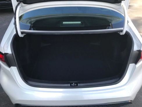 Used 2022 Toyota Corolla SE image 31