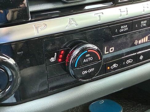 New 2026 Nissan Pathfinder SL w/ SL Premium Package FWD image 18