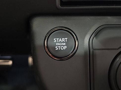New 2026 Land Rover Defender 110 AWD/4WD image 17