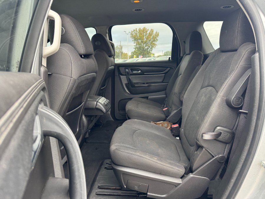 Used 2016 GMC Acadia SLE FWD image 16