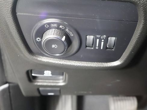 Used 2023 Jeep Grand Cherokee L Limited w/ Black Appearance Package AWD/4WD image 34