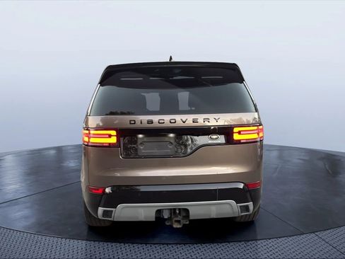 Used 2017 Land Rover Discovery HSE image 4