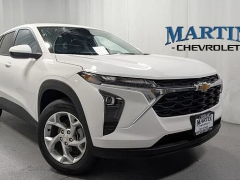New 2026 Chevrolet Trax LS w/ LS Convenience Package FWD image 1