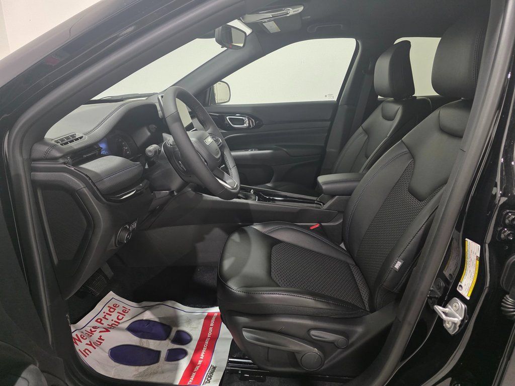 New 2026 Jeep Compass Latitude AWD/4WD image 15