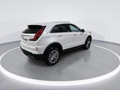 Used 2024 Cadillac XT4 Premium Luxury image 8