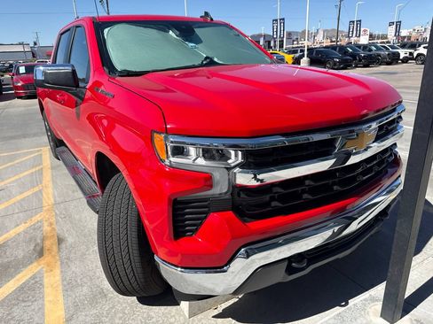 Used 2024 Chevrolet Silverado 1500 LT AWD/4WD image 8