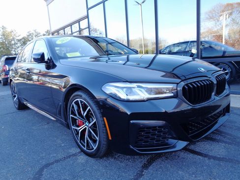 Used 2022 BMW 540i xDrive w/ M Sport Package image 3