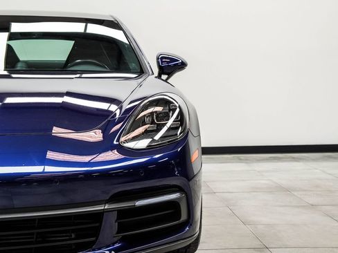 Used 2020 Porsche Panamera image 4