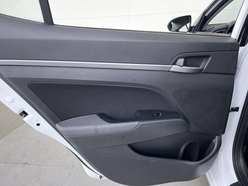 Used 2018 Hyundai Elantra SEL FWD image 18
