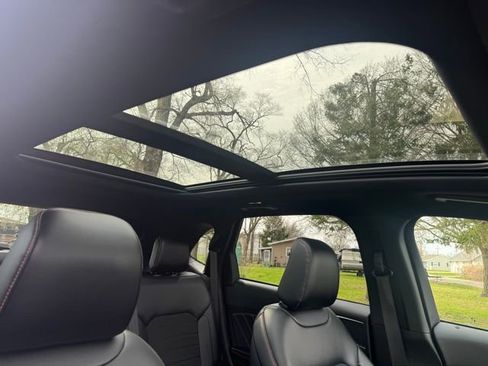 Used 2023 Ford Edge ST-Line w/ Class II Trailer Tow Package image 19