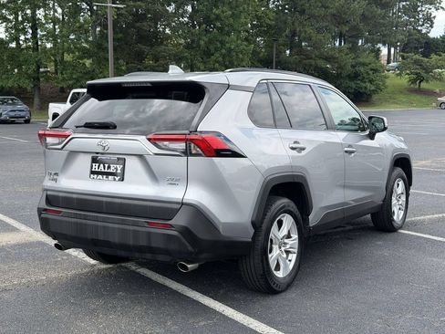 Used 2021 Toyota RAV4 XLE AWD/4WD image 20