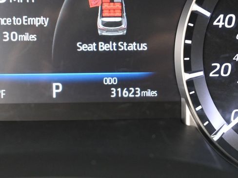 Used 2023 Toyota Highlander L FWD image 19
