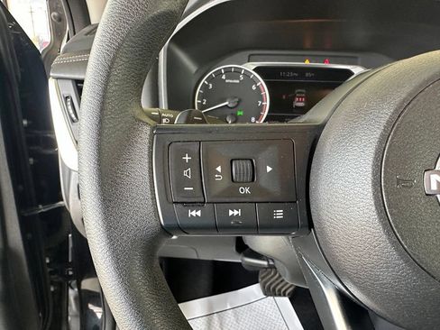 Used 2024 Nissan Rogue SV AWD/4WD image 12