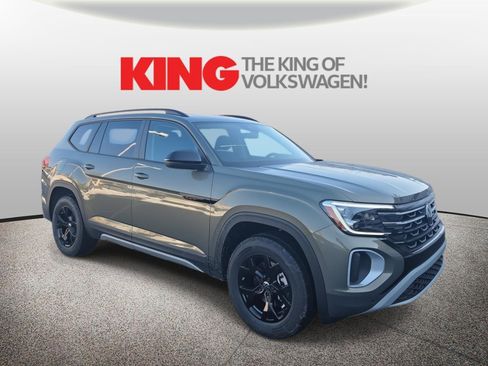 New 2026 Volkswagen Atlas Peak Edition image 1