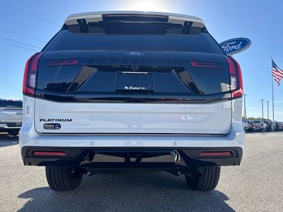 New 2025 Ford Expedition Platinum w/ Stealth Performance Package