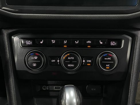 Used 2018 Volkswagen Tiguan SEL image 25