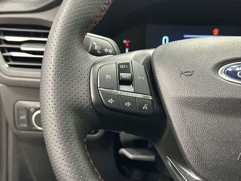 Used 2025 Ford Escape ST-Line Select AWD/4WD image 17